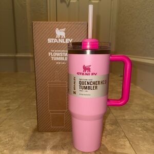 Stanley Quencher H2.0 Tumbler in Pink